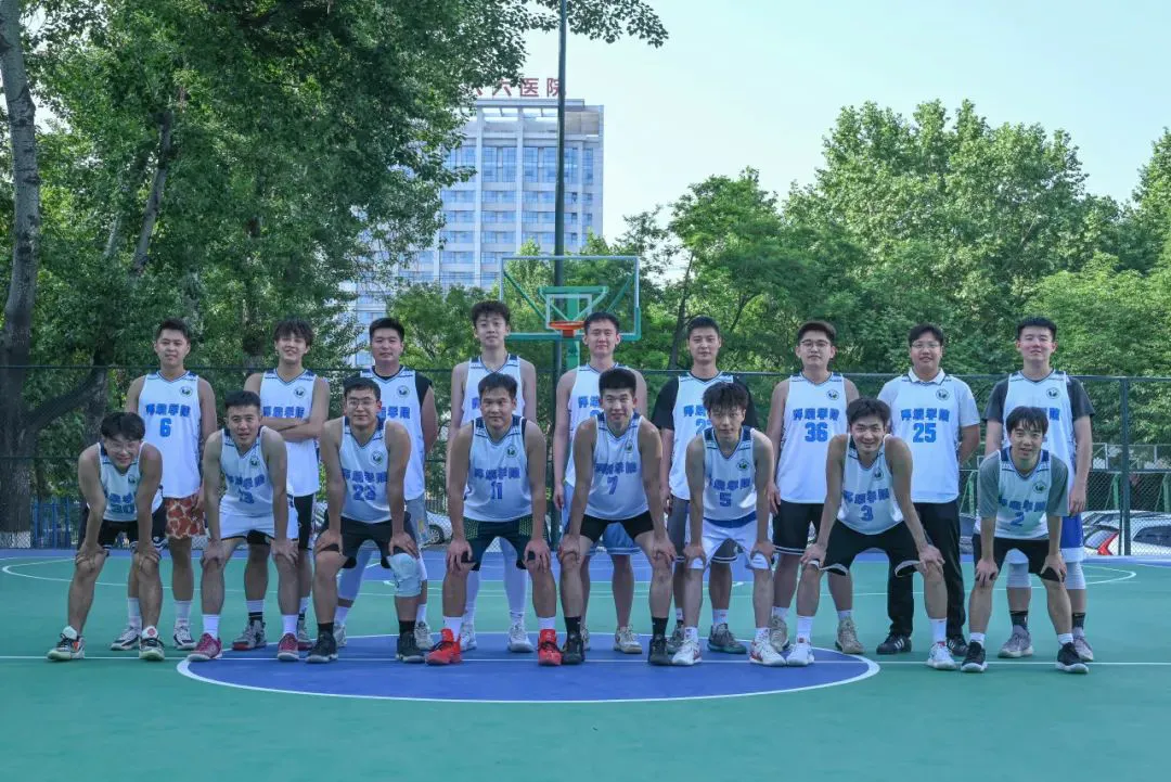 刻苦训练篮球时如何避免受伤的建议_0